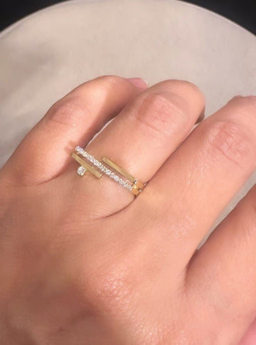 (Hub) Lines Ring with Diamond