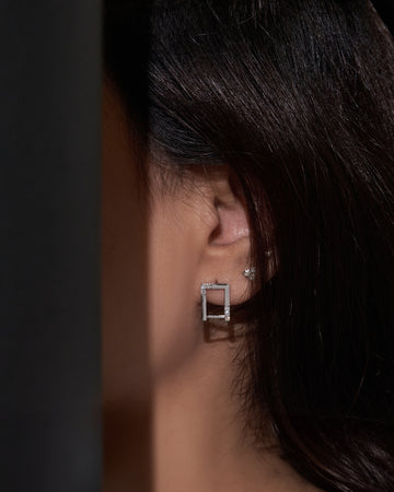 AROMA  pair of Earrings with diamonds