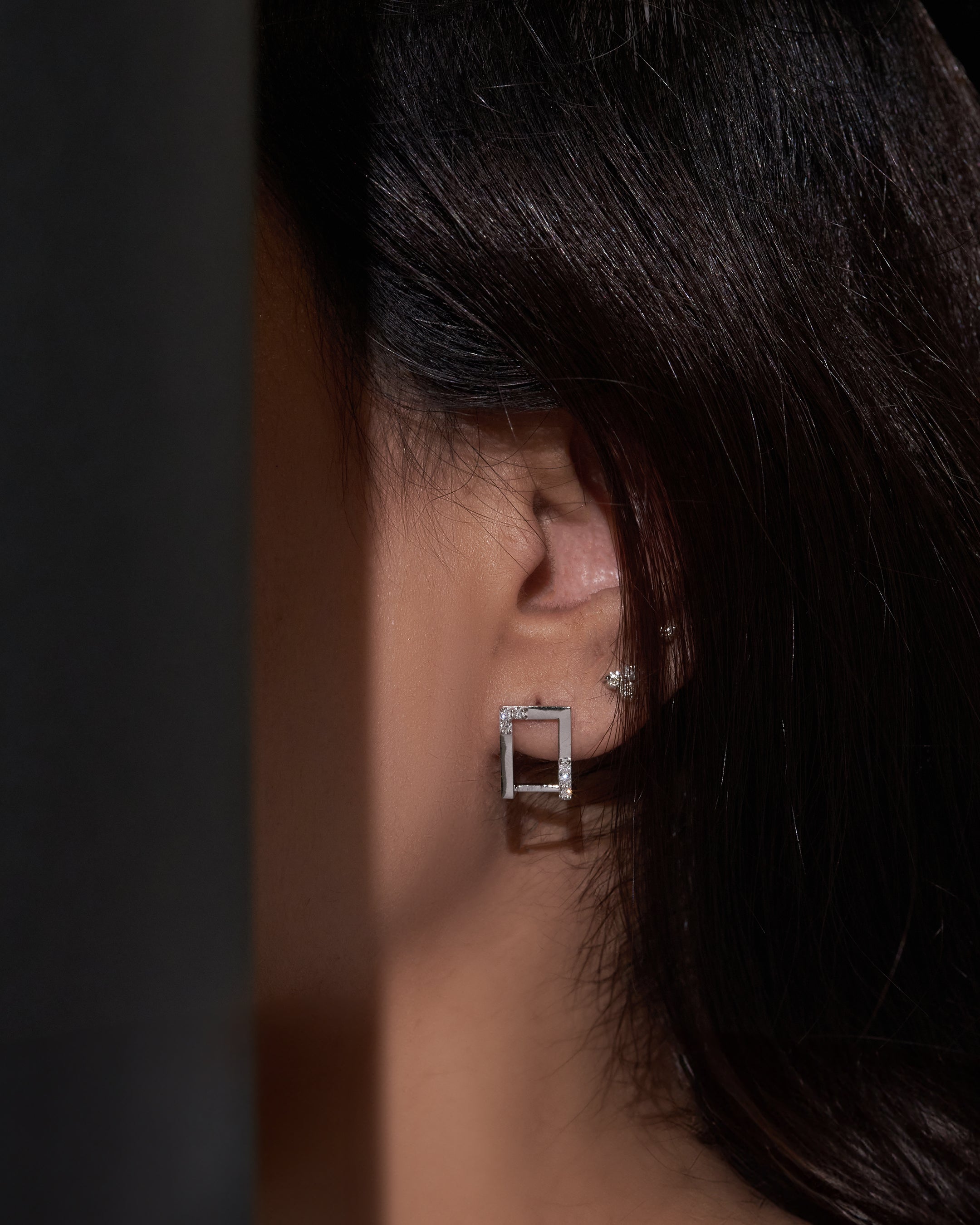 AROMA  pair of Earrings with diamonds