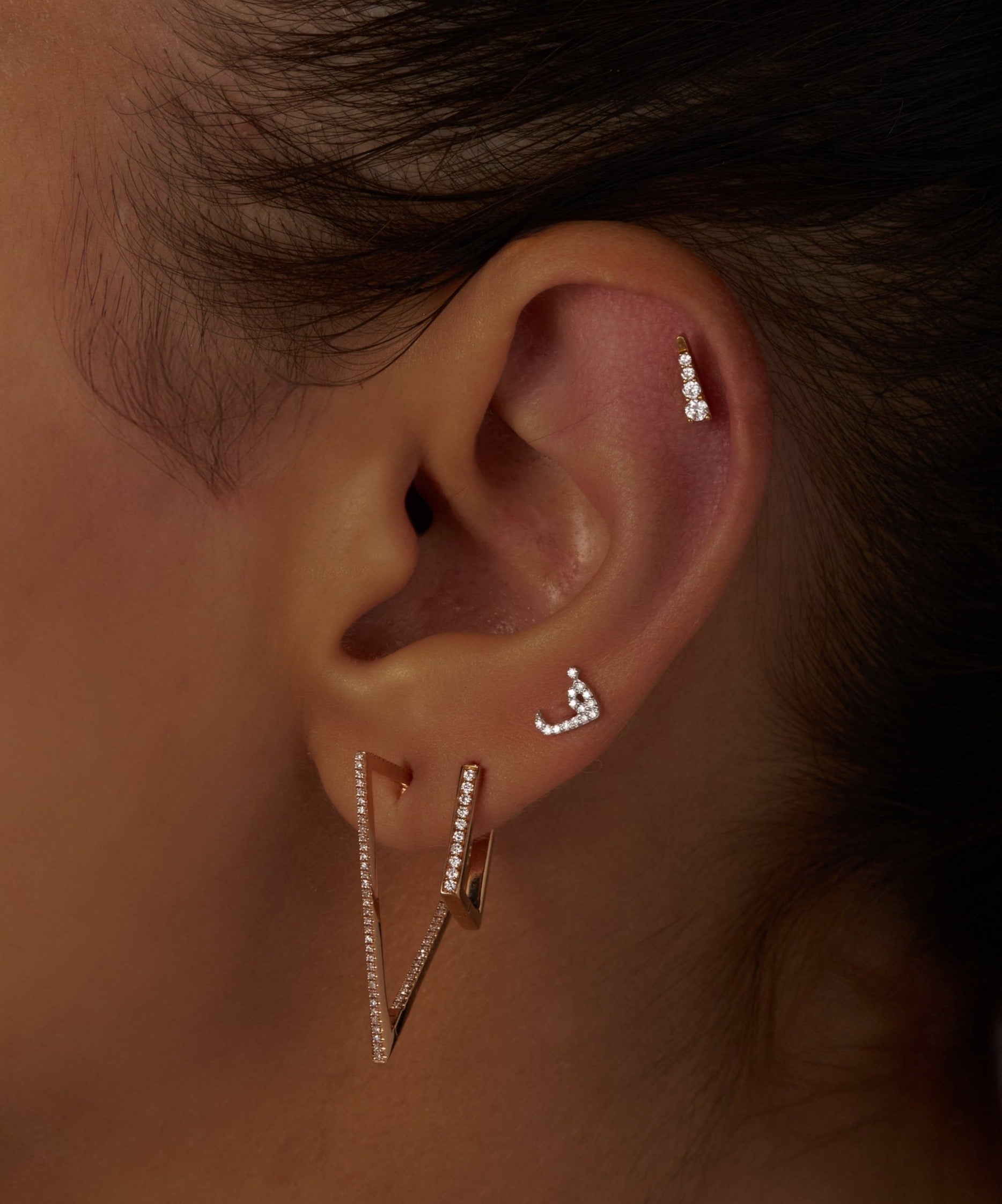 Triangle shape Earrings with Diamonds (White Gold)