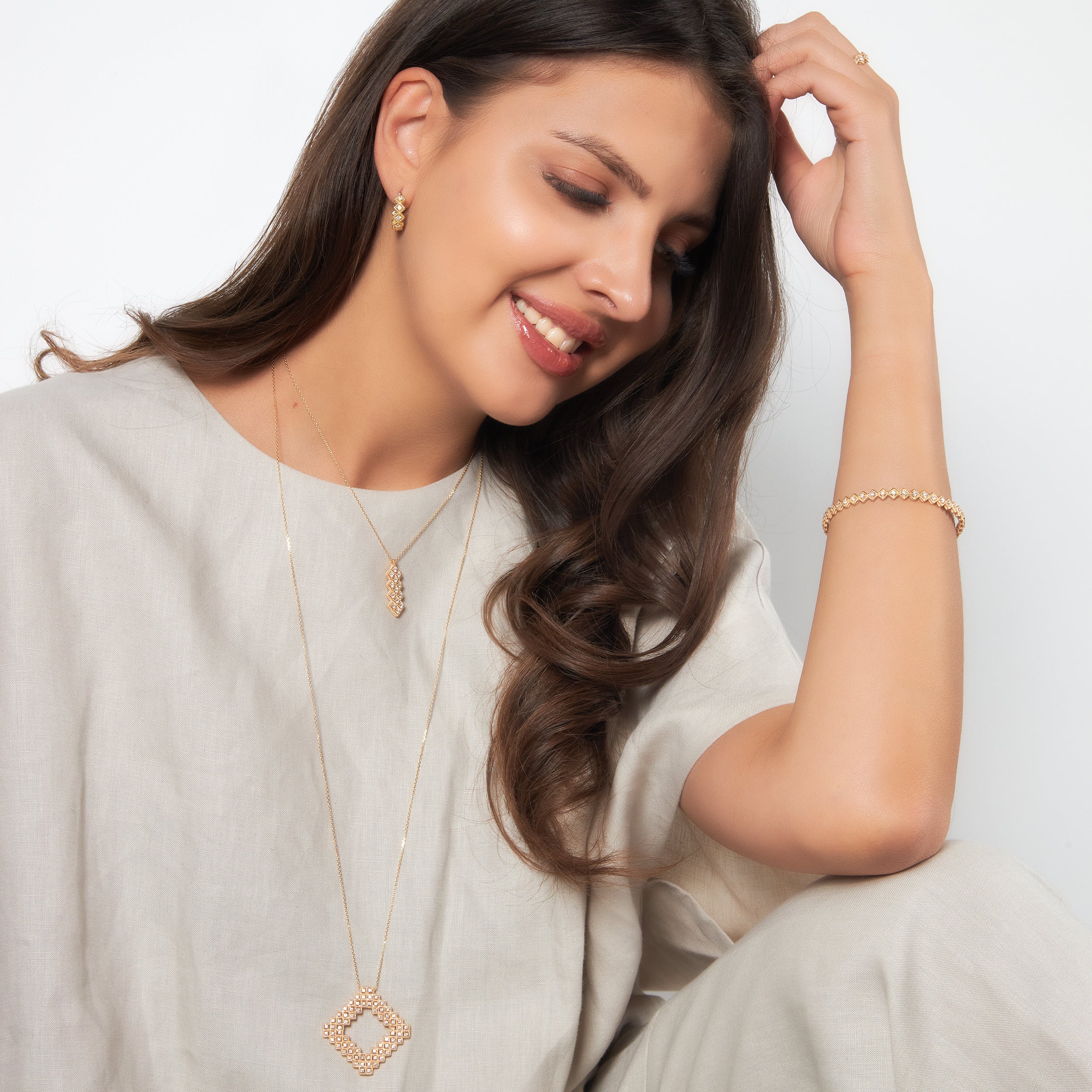 Twist Bangle with Diamonds