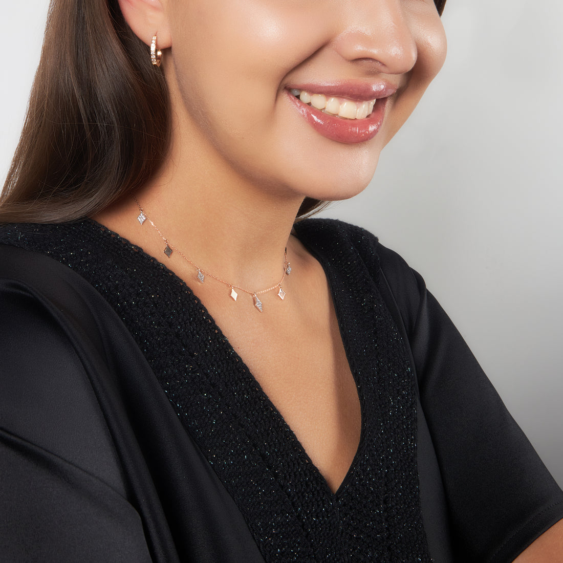 Geometric Choker Gold And Diamonds .