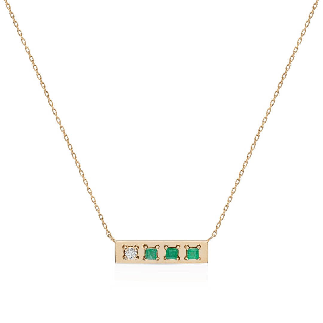 Be different gold with Emerald and Diamond Necklace